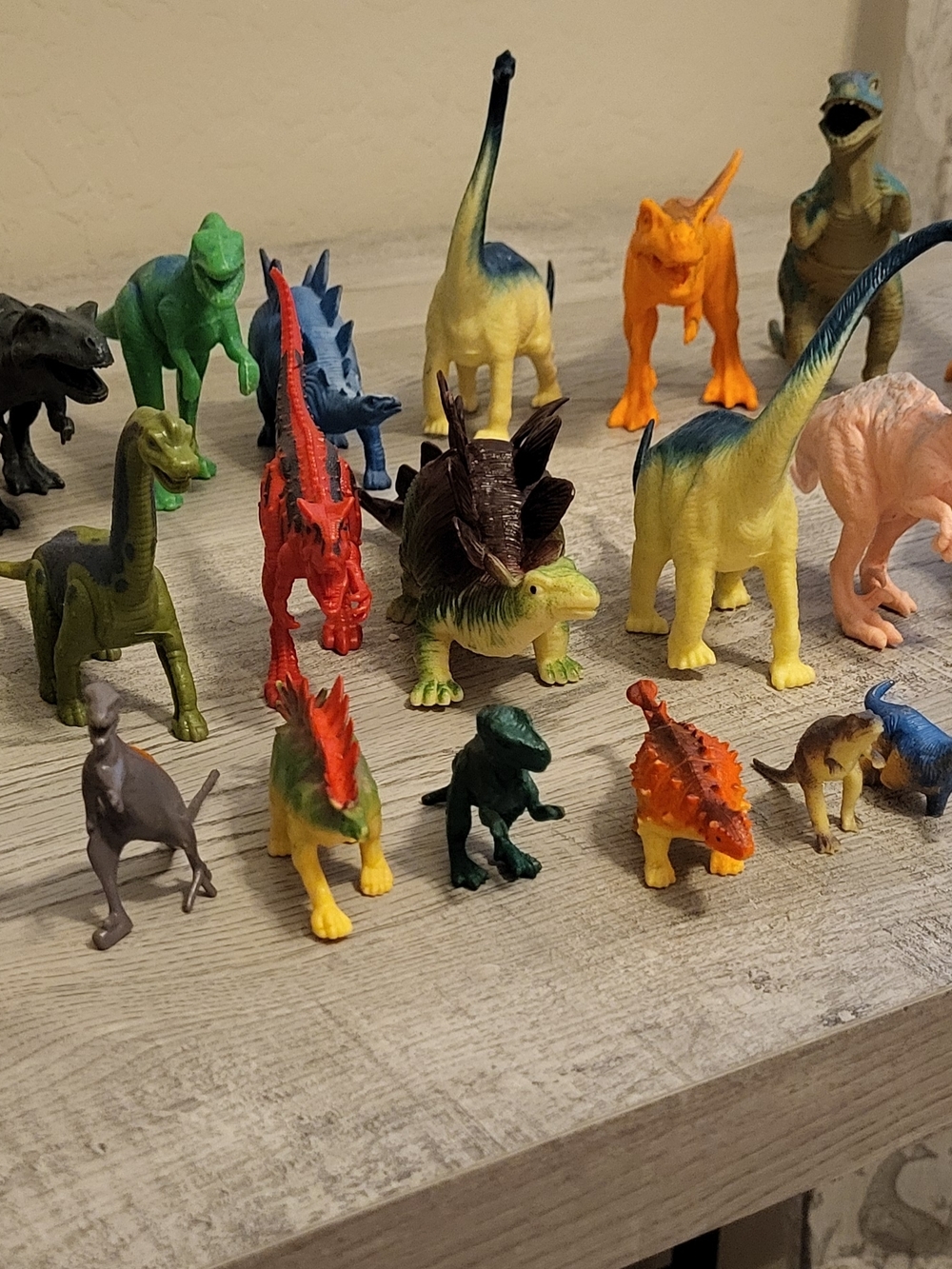Assorted Kids Dinosaur Toy Set - Multicolor Mini Figures  Lot Of 35